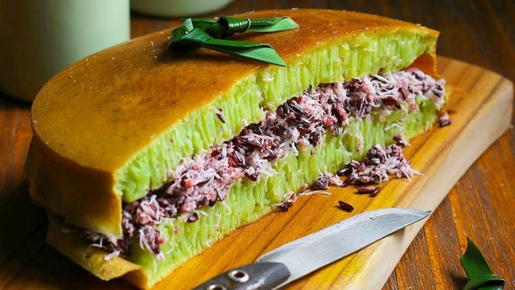 Martabak Spesial Ketan Item: Kenikmatan yang Menggoda di Setiap Gigitan