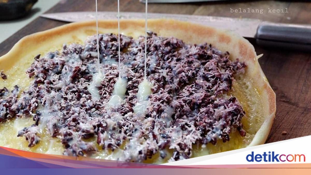 Martabak Spesial Ketan Item: Kebanggaan Kuliner Cilacap yang Tak Pernah Pudar